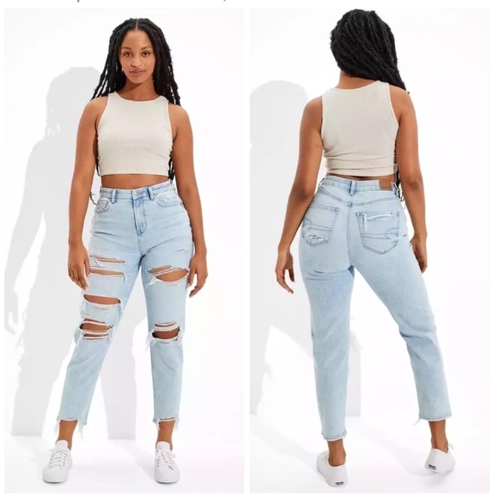 AMERICAN EAGLE Distressed Highest Rise Mom Jeans